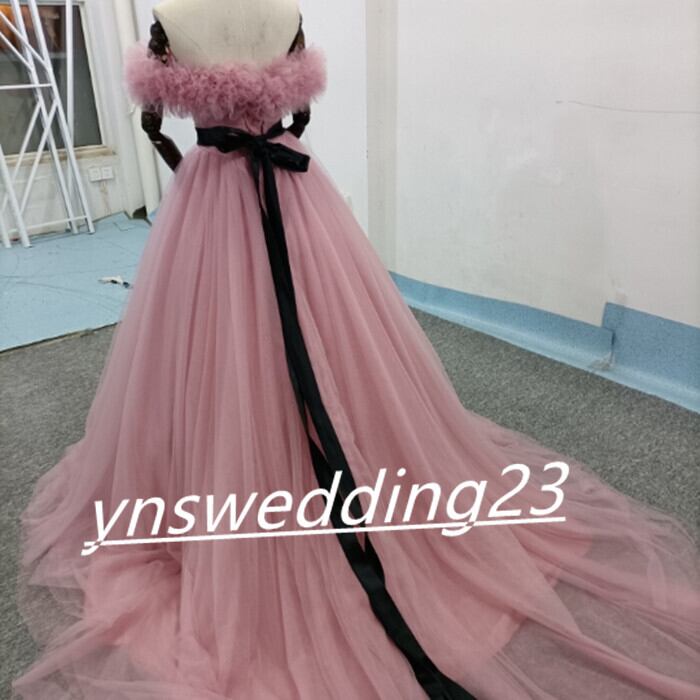 ピンクカラードレス オフショルダーの2WAYドレス ロングトレーン お  
