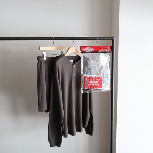 universal products. × FAITH　“ROOM WEAR SET (CHACOAL)”