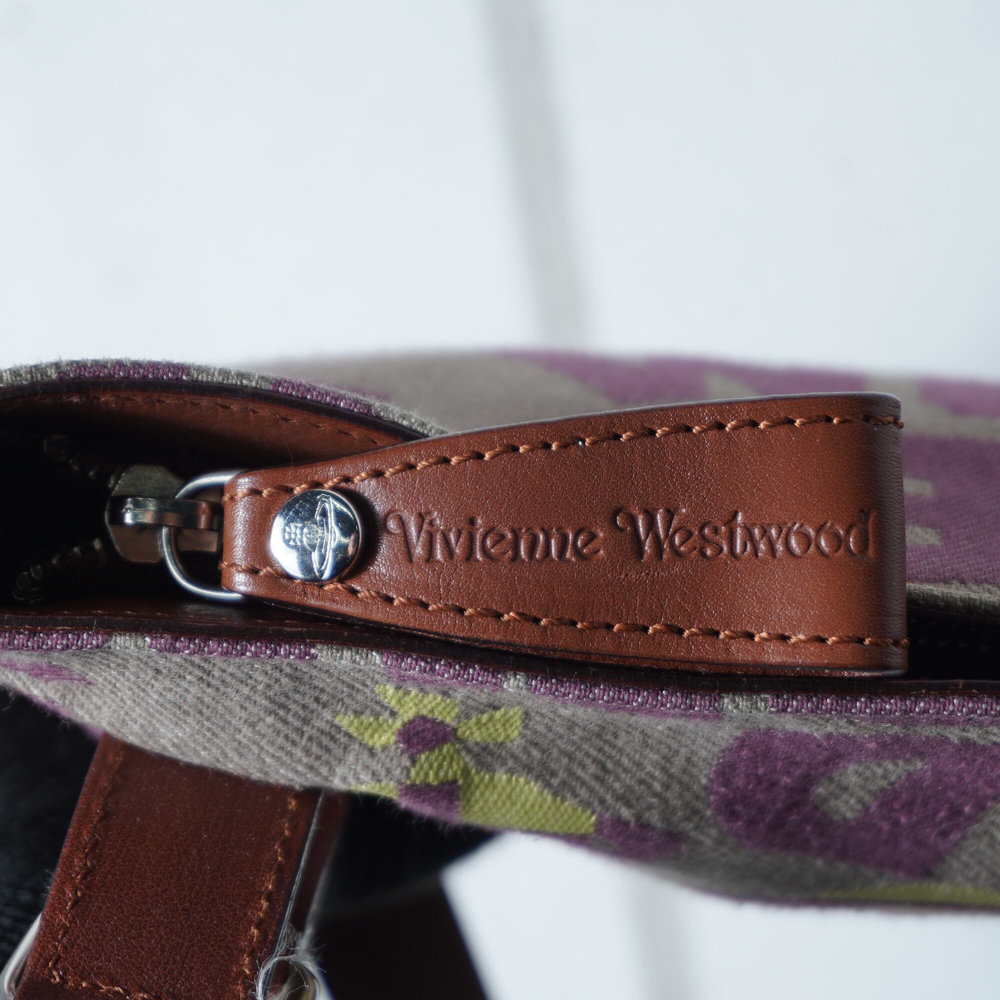 Vivienne Westwood】ヴィヴィアンウエストウッド ロゴ・オーブ柄