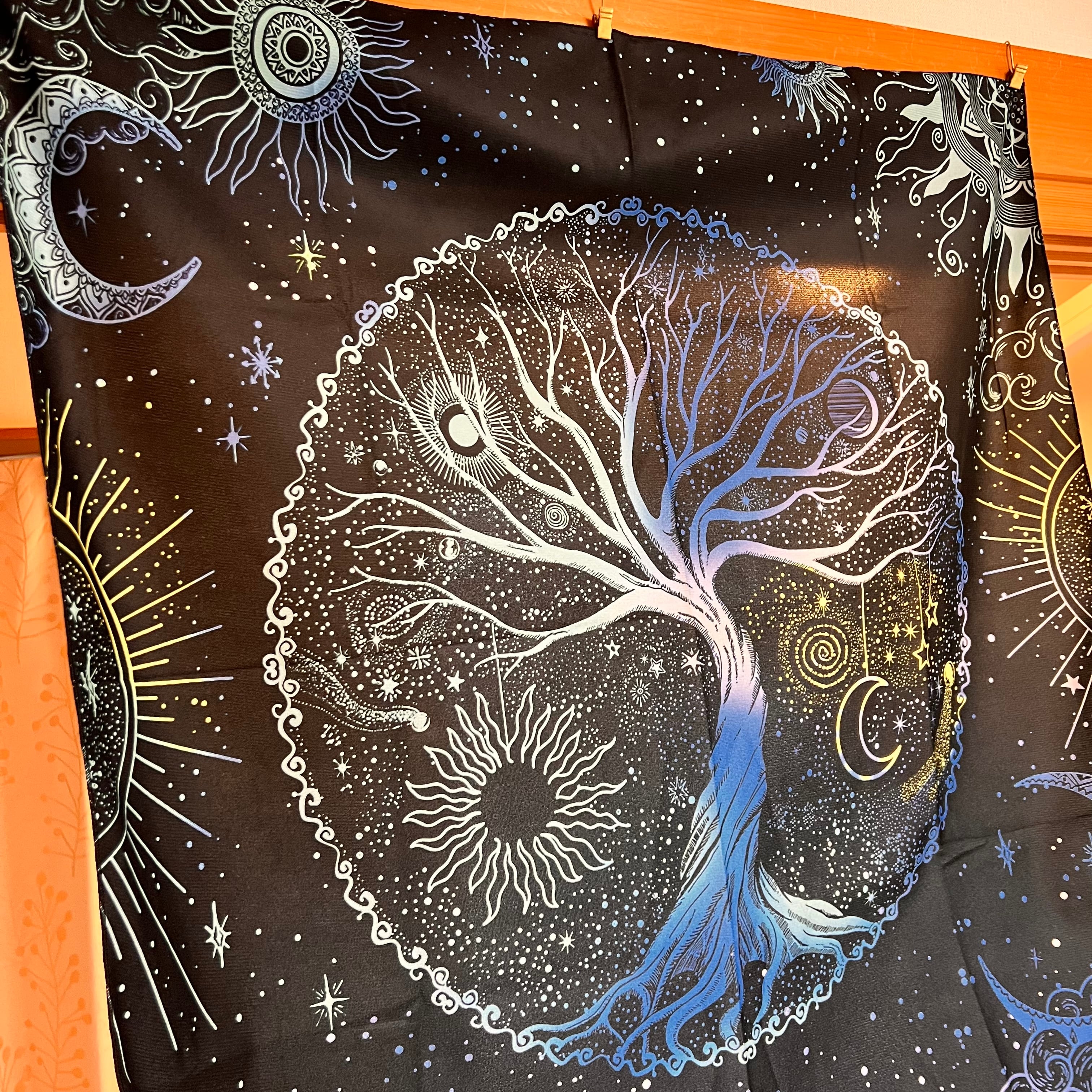 太陽と月テーブル/太陽・月・星をモチーフにした幻想的なテーブル