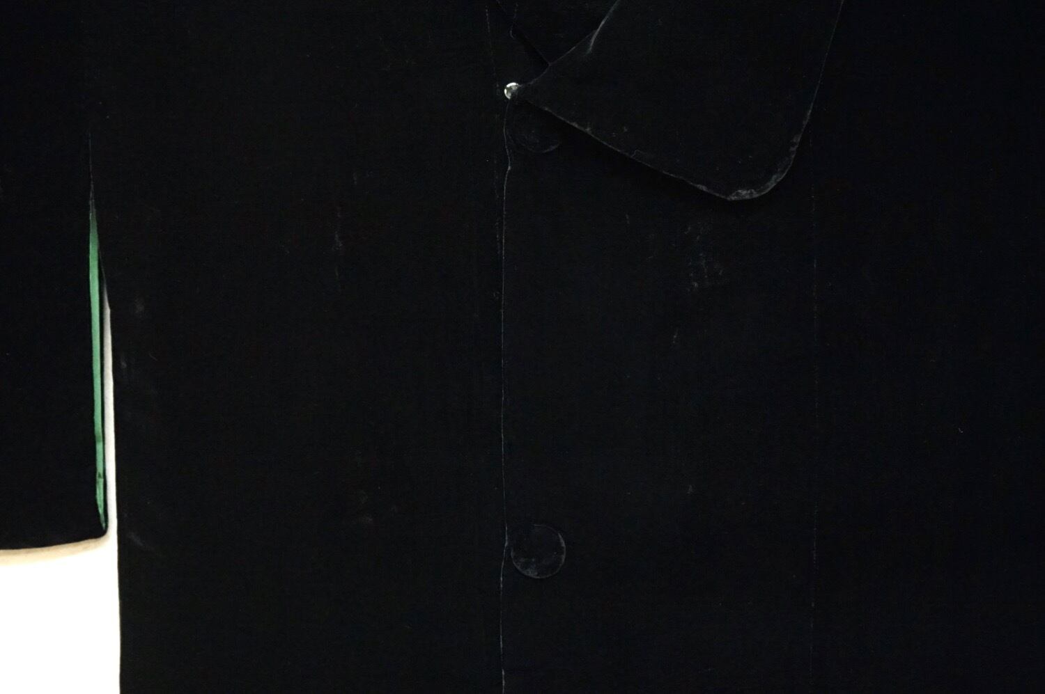 325 着物コート 女性用 冬用 ベルベット 絹 黒 ロール襟 袷 ロング丈 レトロ アンティーク 和装 和服 | ANTIQUE JOHN  アンティーク ジョン powered by BASE