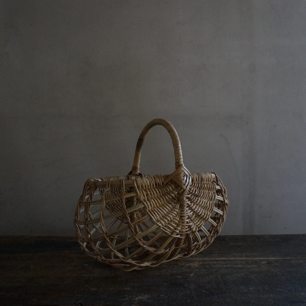 古いフランスのパニエ