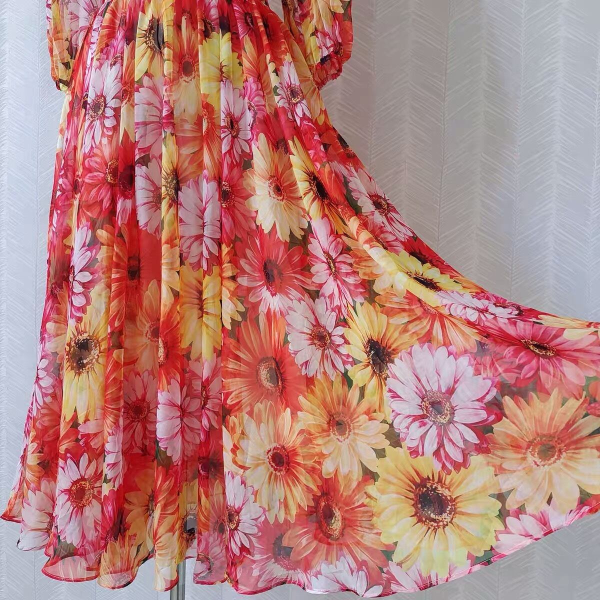 華やか 黄色 オレンジ ワンピース XL フラワー 花柄 ひまわり