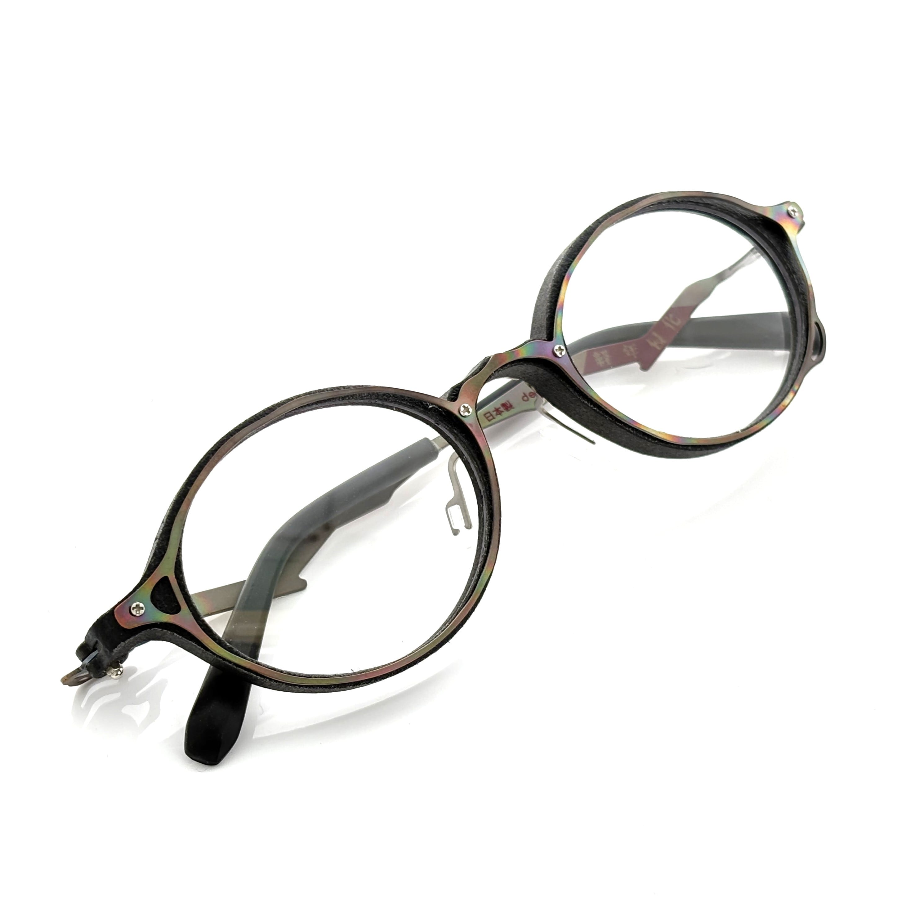 品番:2671 「弐つの縦」 神の初子と共に盾となる神機 色:黒二式