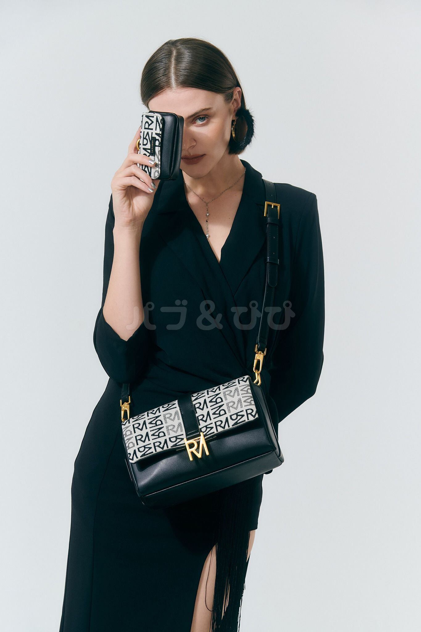 24時間発送対象☆ROBINMAY☆鏡像圖騰斜背包☆ELLA RMロゴミニ 24時間発送対象☆ROBINMAY☆鏡像圖騰斜背包☆ELLA RMロゴミニ