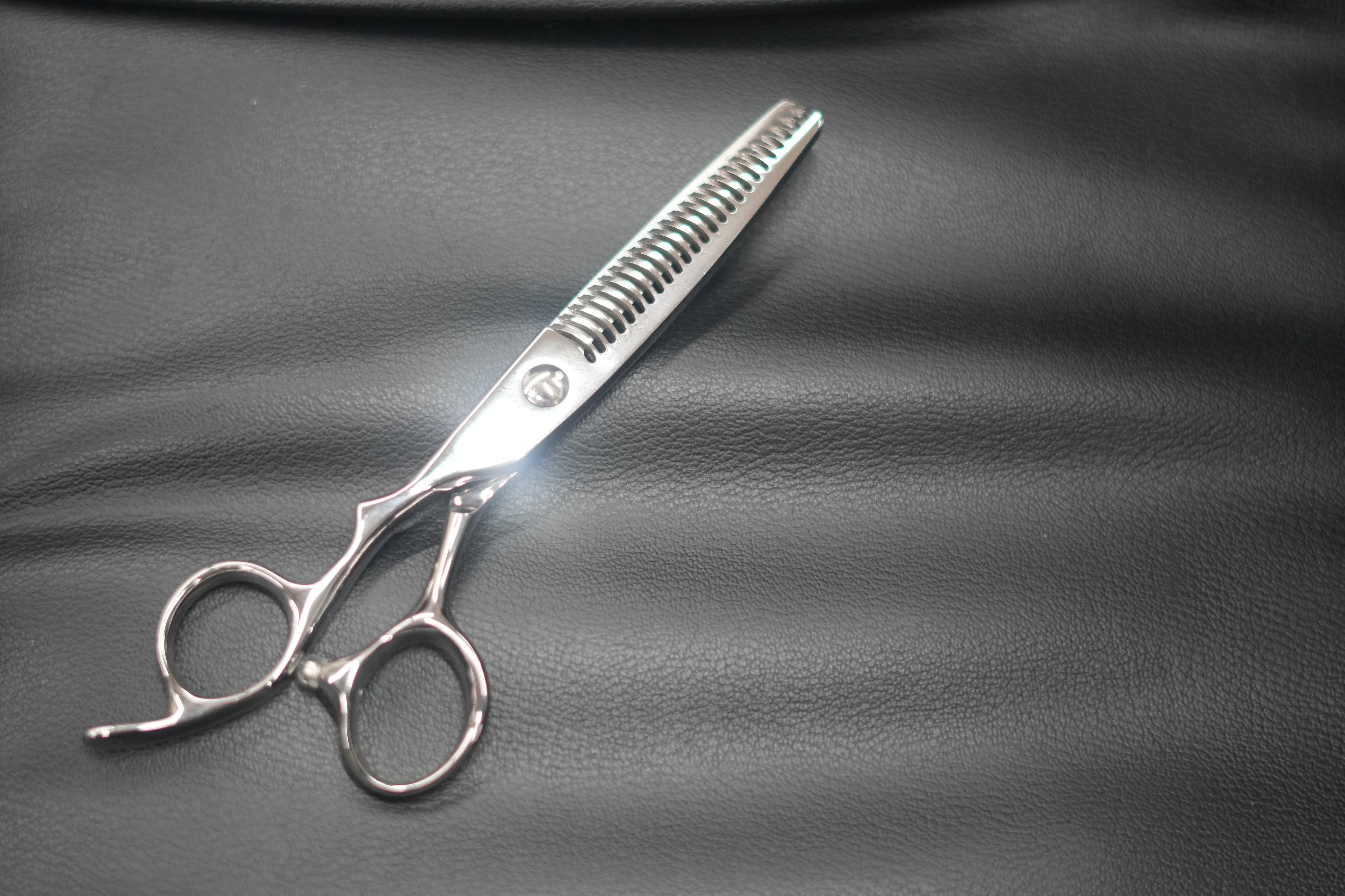 Ban's BarBer cluB