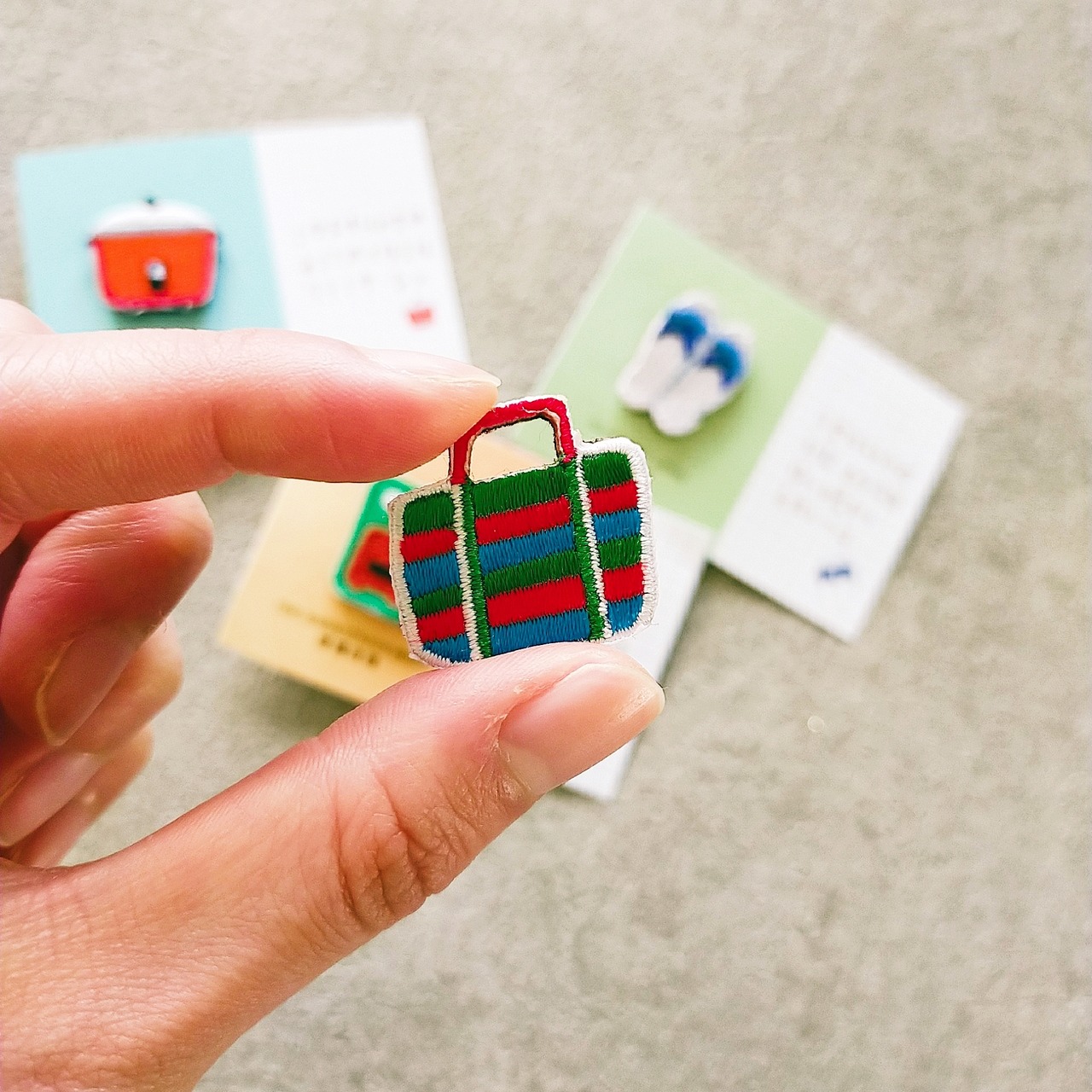 Littdlework　刺繍ワッペンピンバッジ