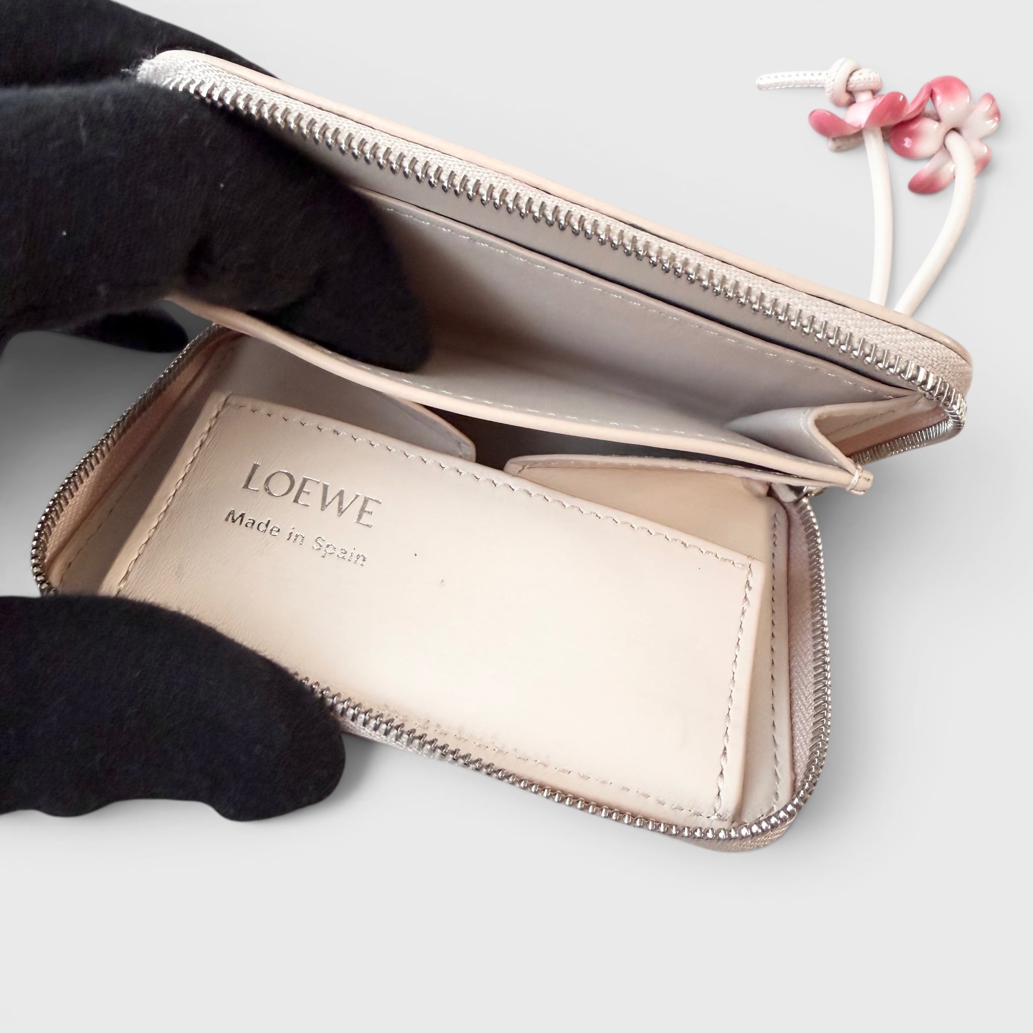 LOEWE Daisy Zip Coin Purse Pink | BRAND RESORT Online |【公式