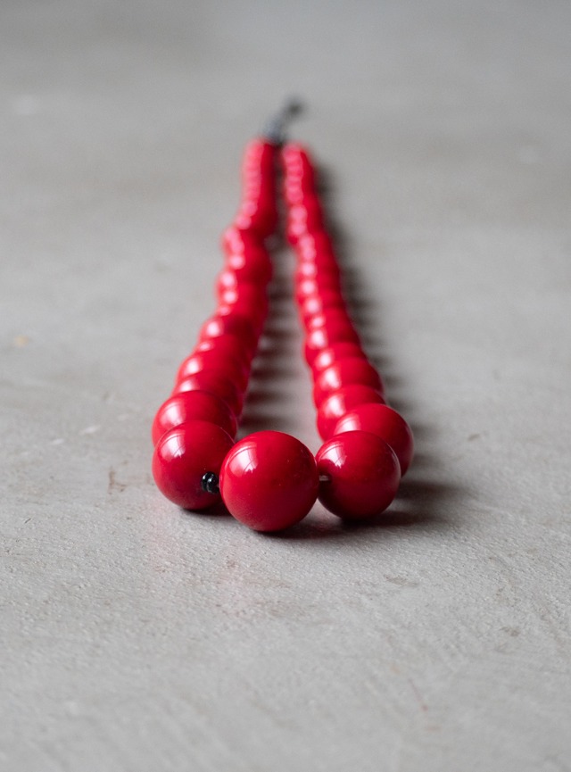 unknown used Graduated red beads necklace