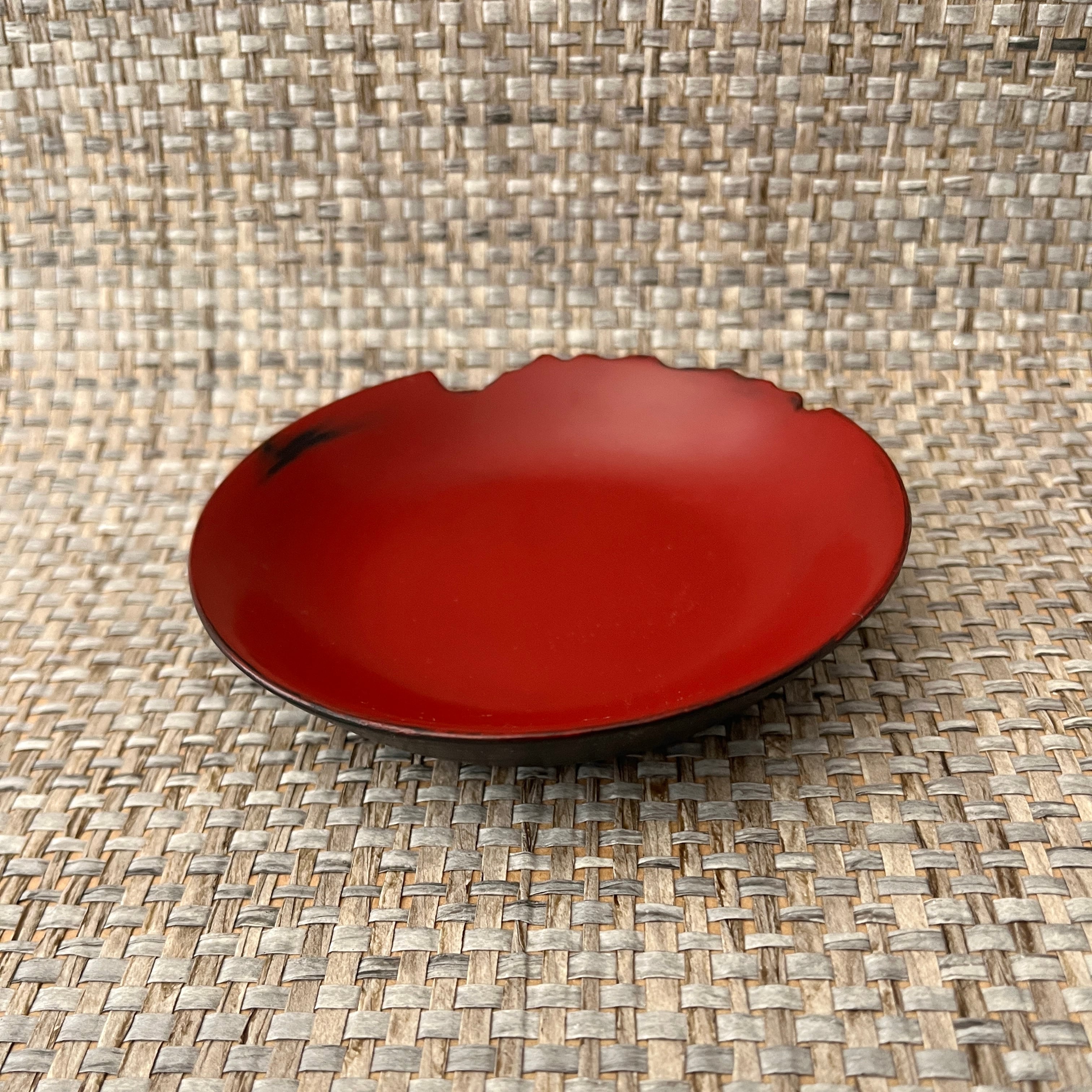 志知勢次】鎌倉彫 山波小皿 根来 | 鎌倉彫会館公式オンラインストア