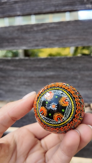 装飾用木製プィサンカ（イースターエッグ）with stand　コロミヤモデル