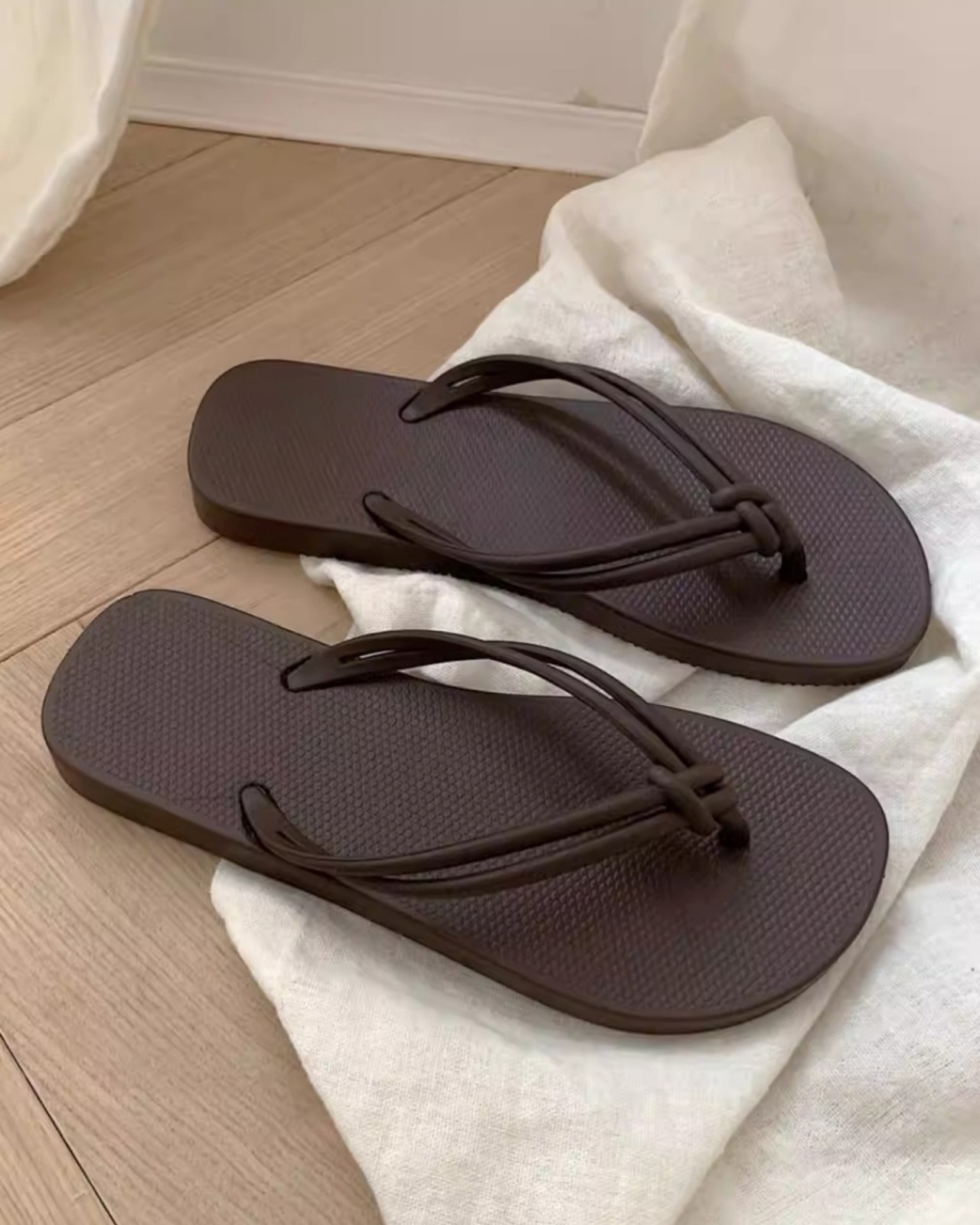 Slim strap flat beach Sandals L0116