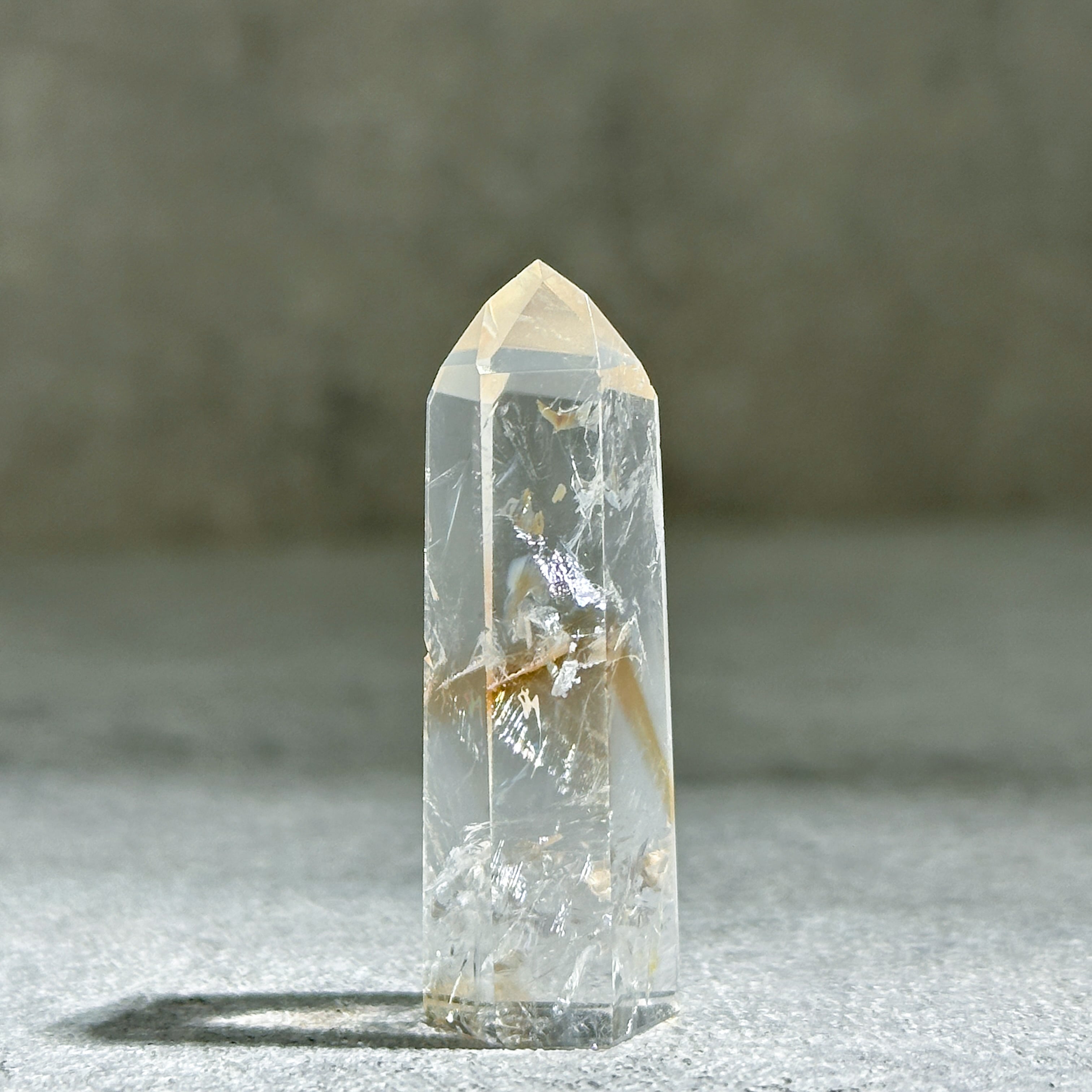 蛍光◎バイーア産パウエライトアメジスト タワー型15◇Powellite Amethyst◇ 天然石・鉱物・パワーストーン