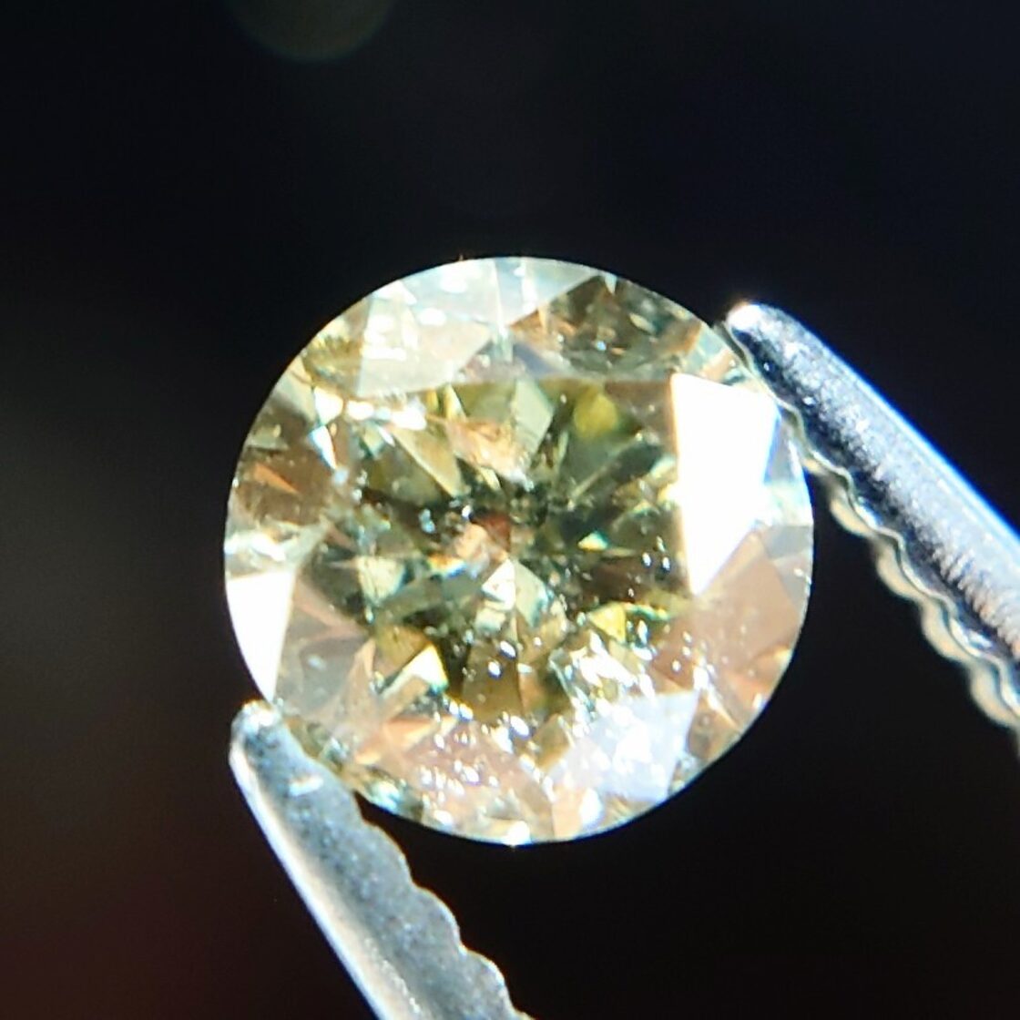 Fancy Gray Yellowish Green 0.193ct 天然グリーンダイヤモンドルース 