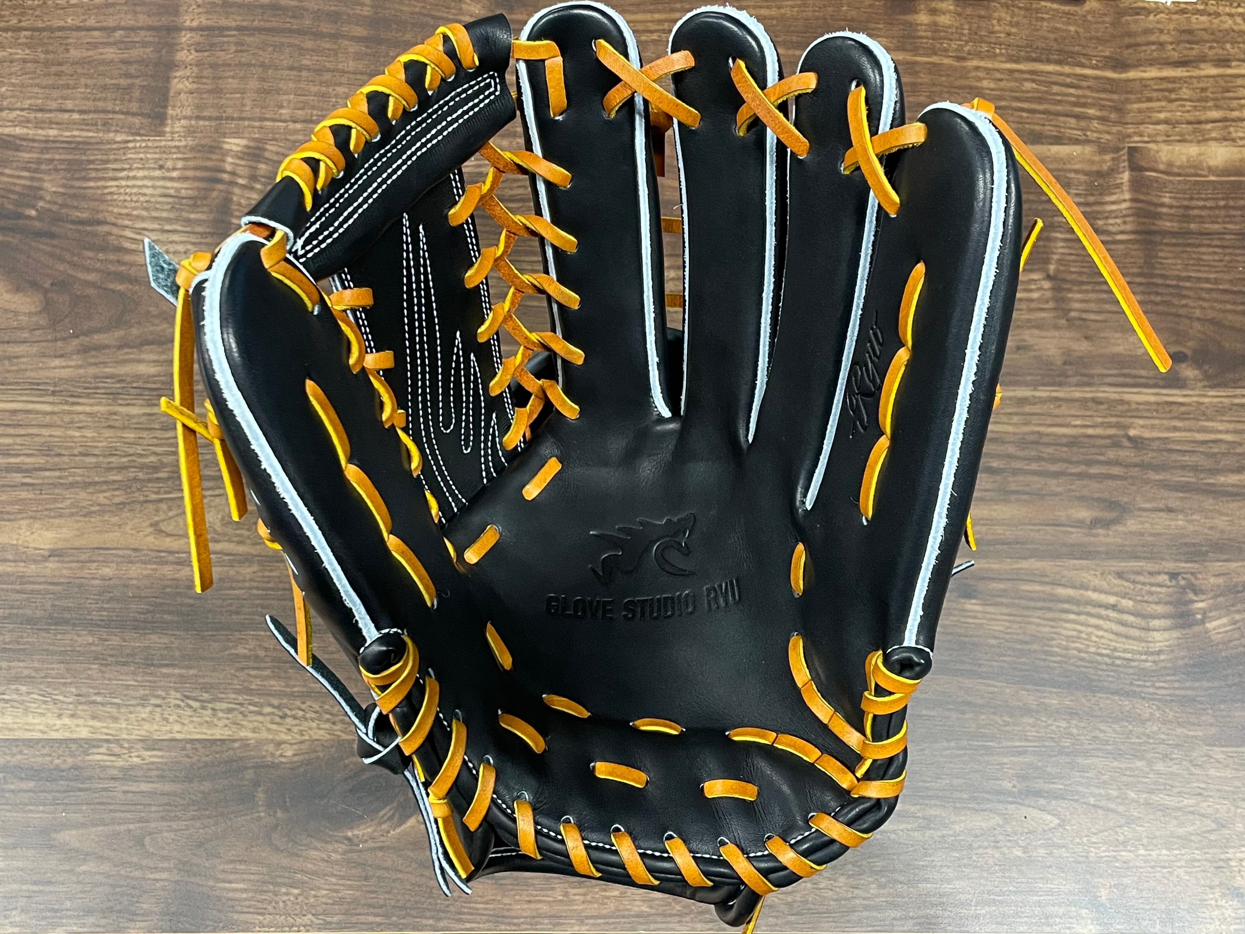 glove studio RYU 左投投手硬式用カラーはキャメルです