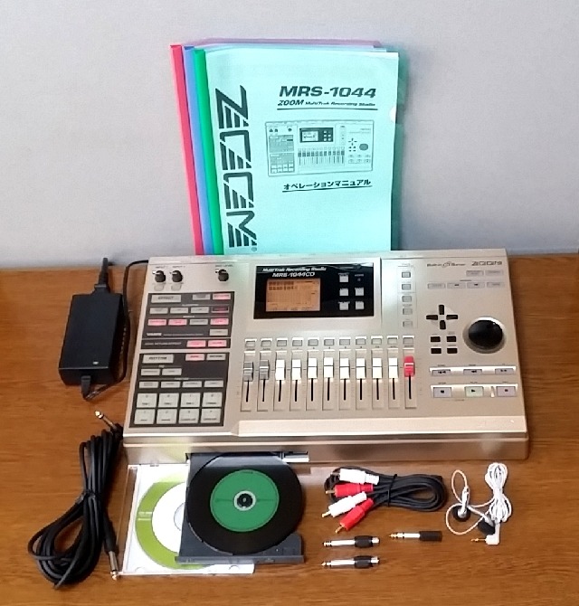 ZOOM Digital Recording Studio MRS-1044CD 録音・編集良好・完 