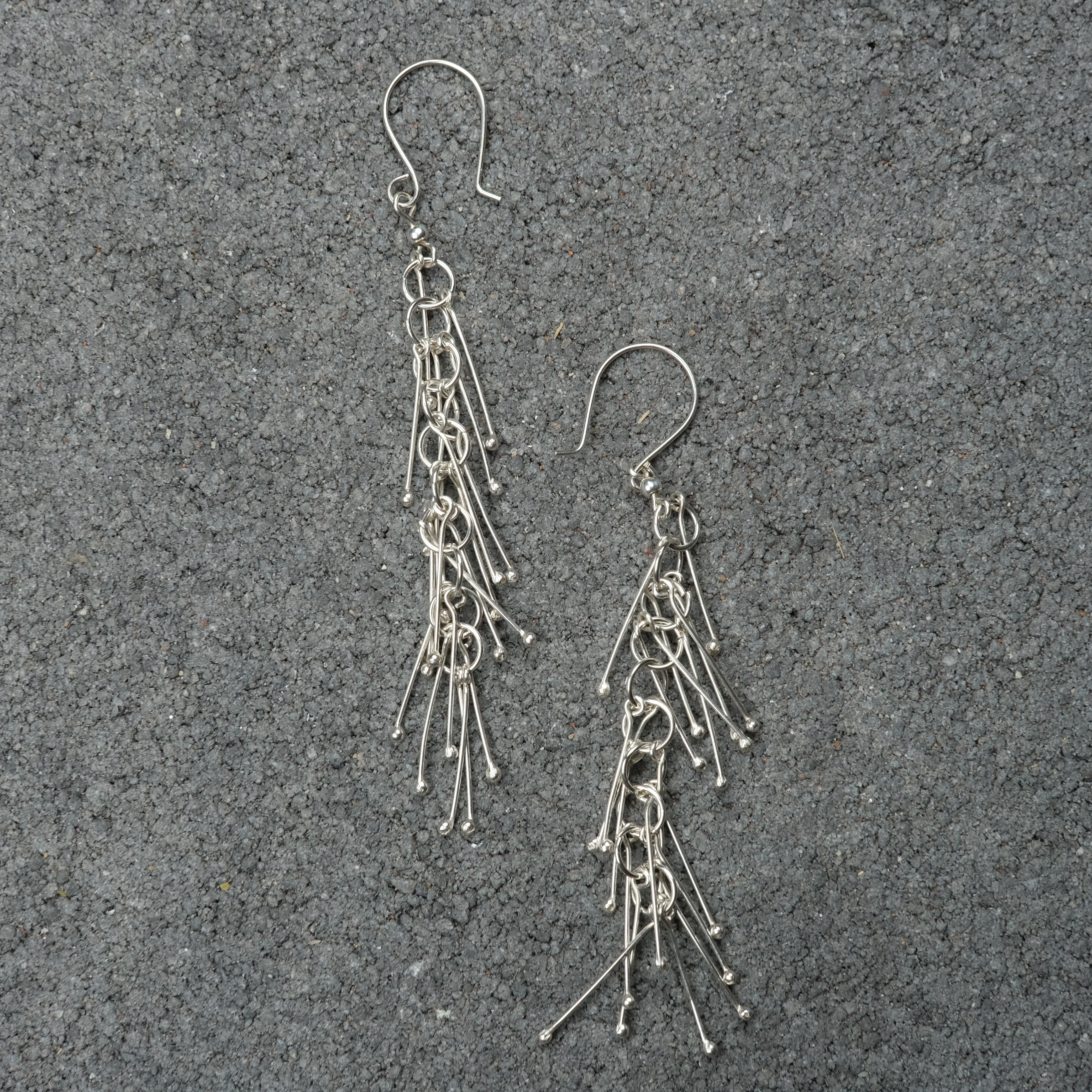 メキシコ タスコ製 シルバー925 ナローDNAデザインピアス/フックタイプ/軽研磨仕上げ