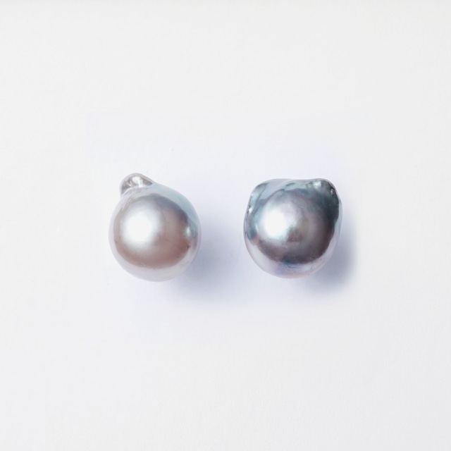 “daughter” Akoya pearl stud earrings /baroque