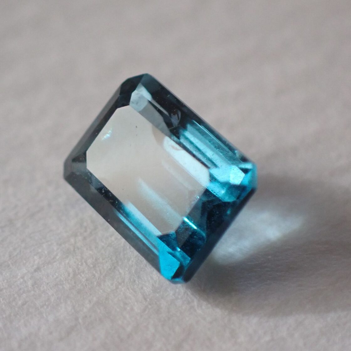 ロンドンブルートパーズ レクタングルカットルース 1.3ct 6.8mm*4.8mm 