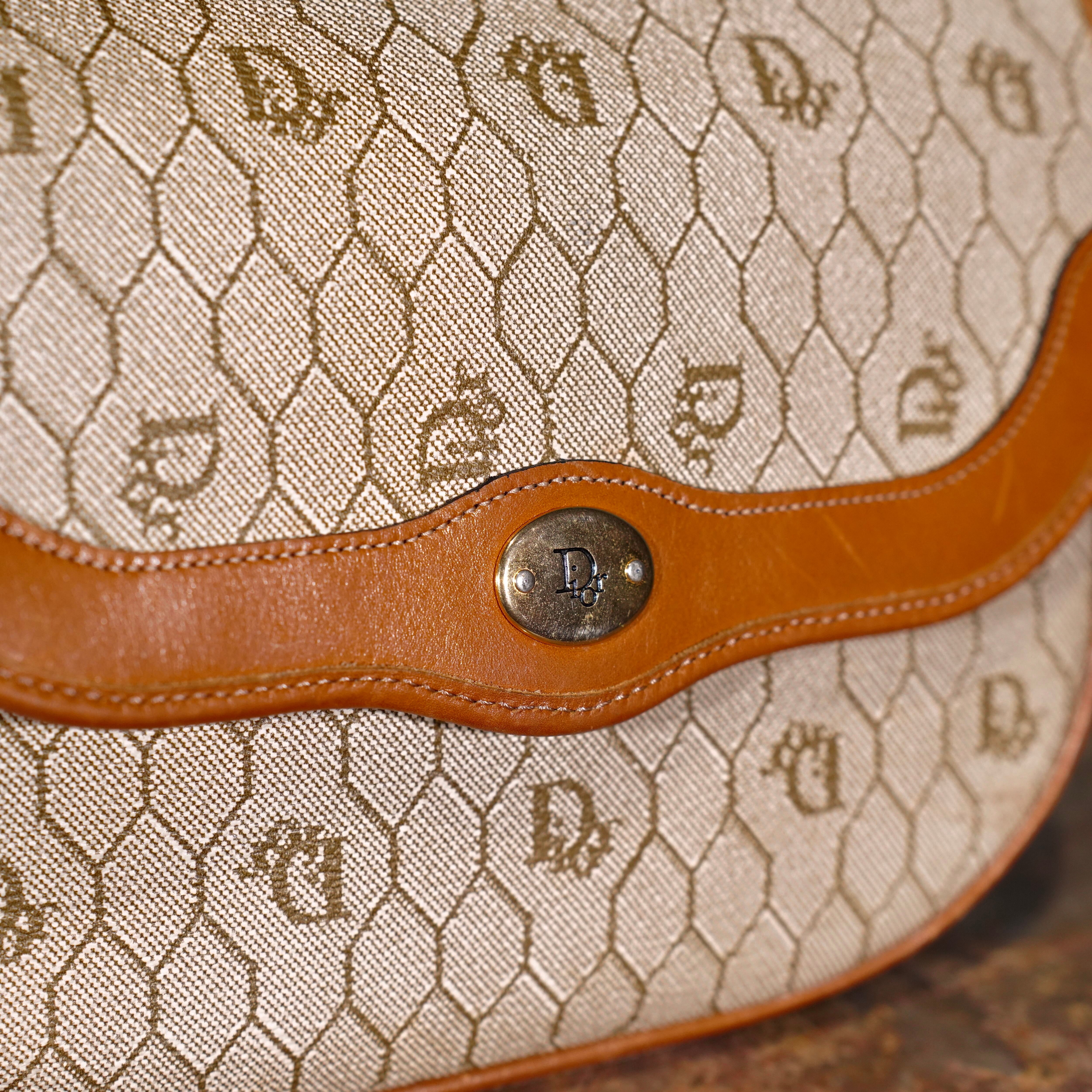 Christian Dior HONEYCOMB PATTERNED SHOULDER BAG/クリスチャン