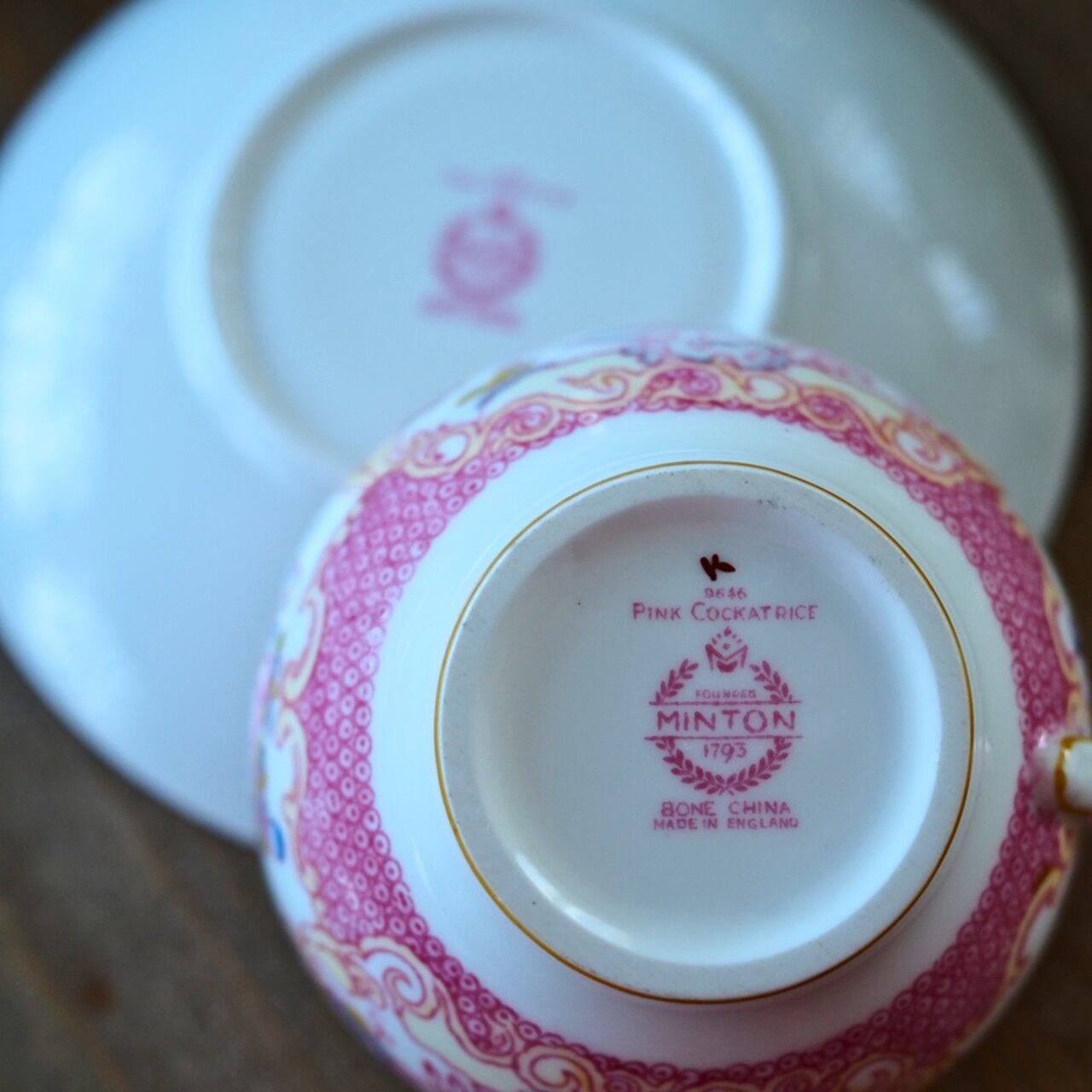 英国ミントン コカトリス ピンク ティーカップ＆ソーサー 食器 F2