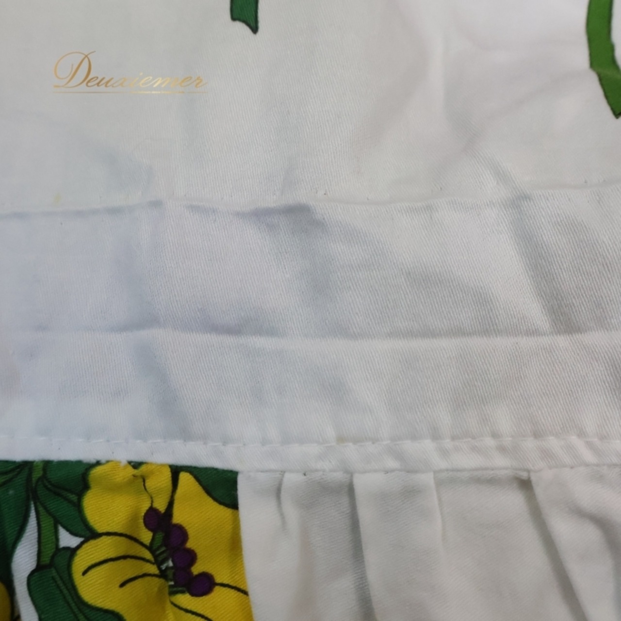 フラダンス 衣装 ワンピース ドレス ホワイト系 ロングワンピース リボン ハイビスカス柄 花柄 葉っぱ柄 カラフル かわいい 華やか 明るい 鮮やか ハワイアン アロハ ハワイアンプリント フラ ダンス レッスン 練習 花模様 リボン付き