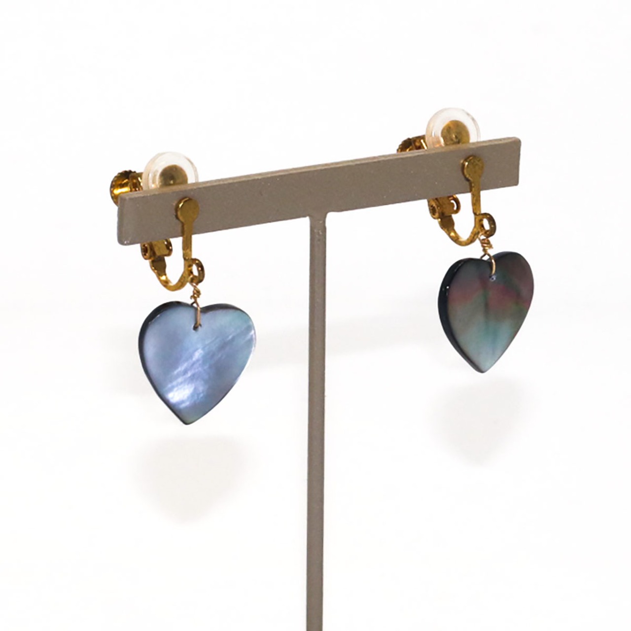 クールな印象かつ大人可愛いアイテム！黒蝶貝 ハート シェル イヤリング＆ピアス sl3_5_200710te04