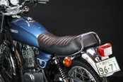 (Custom model)・GOODSEAT "STEP" (Step up)Tuckroll (LEATHER BR/BK) SR400 (09YEAR-Final)