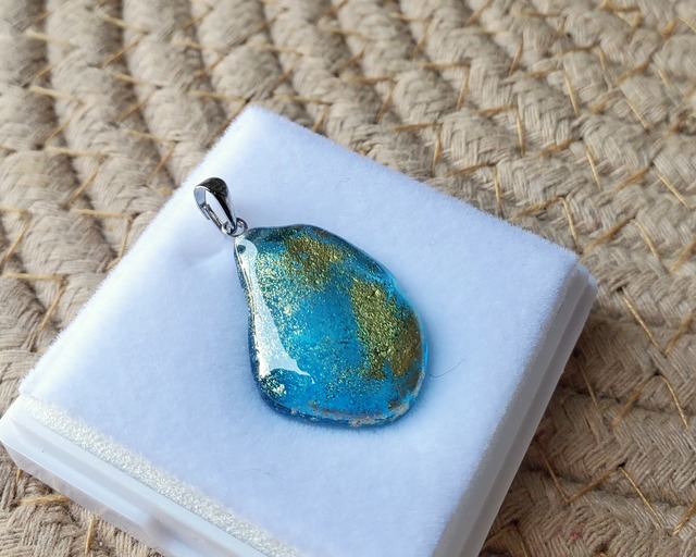 Necklace top / sky blue