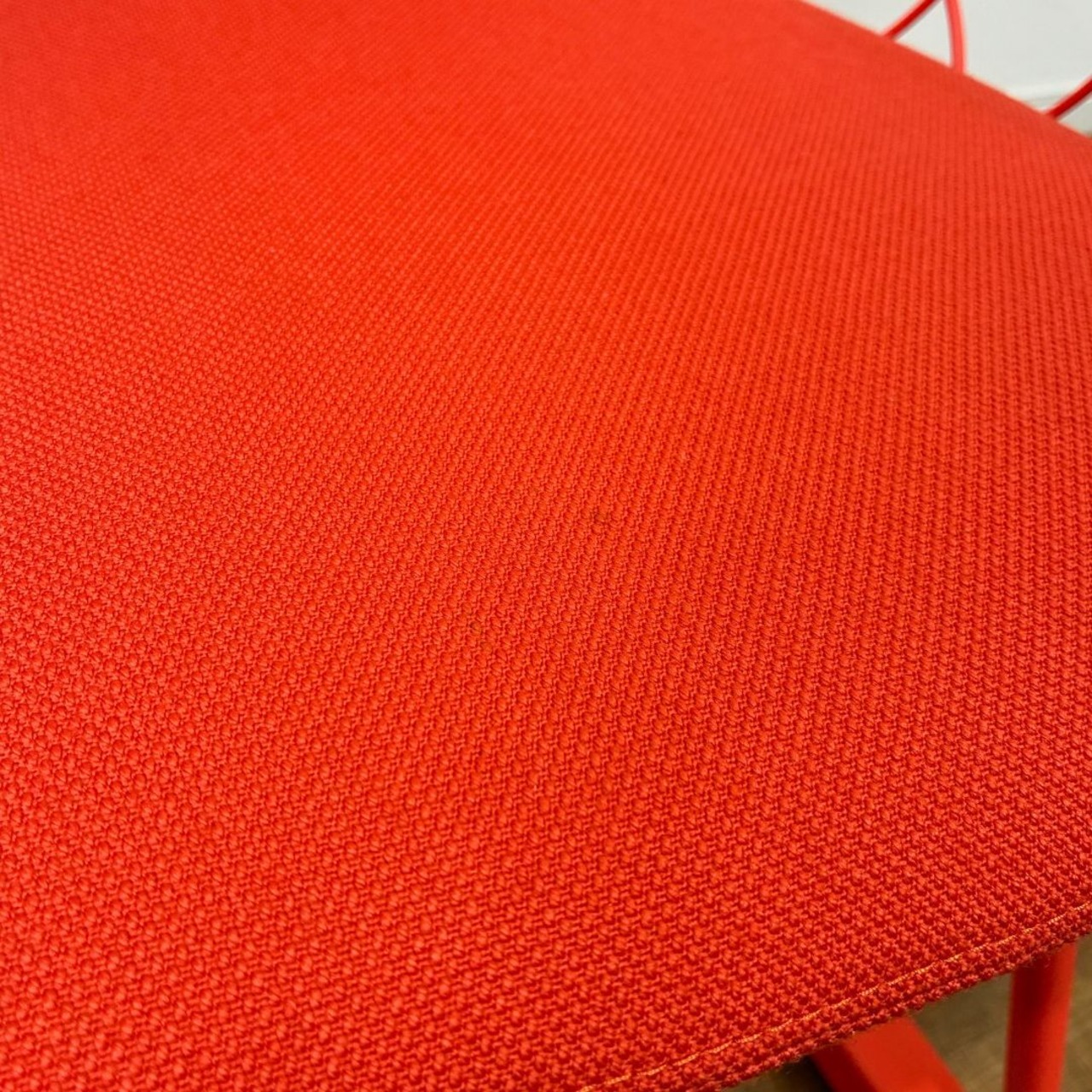 MAGIS マジス PINA Rocking chair coral red ピーニャ ロッキングチェア ファブリック × 塗装脚 デザイナーズ家具 レッド系【展示品】【250サイズ】