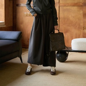 レディース スカート ロング Aライン 裾ワイド ポケット ハイウエスト かわいい 大人可愛い きれいめ シンプル カジュアル 上品 おしゃれ かっこいい レトロ こなれ感 ラフ クール モード系 モダン 主役級 存在感 抜け感 都会的 クラシカル ベーシック ナチュラル 無地 冬 デート お出かけ お泊まり 旅行 レストラン 女子会 休日 ショッピング 韓国 オルチャン コーデ 楽ちん 脚長 普段使い モテ 清楚 トレンド 流行 インスタ映え 定番 S M L 黒 ブラック グレー