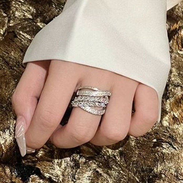 Rhinestone Decorated 5-Row Ring V3667