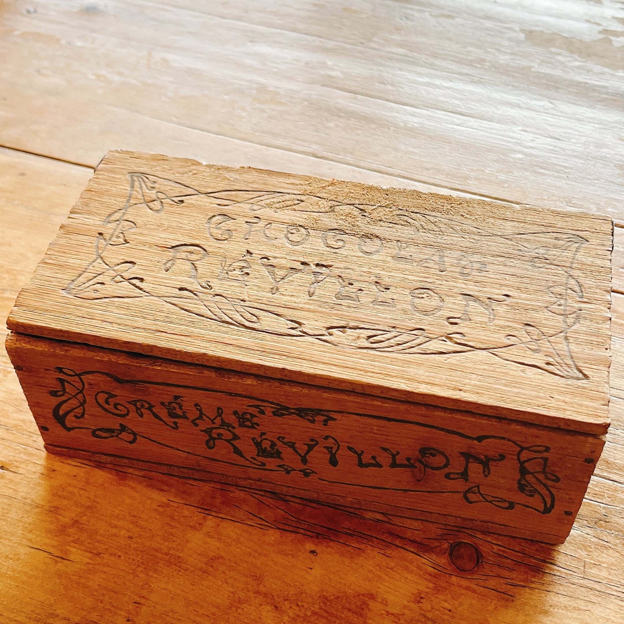 リュネビル KG Luneville 美しいベリーと鳥のラヴィエ | gc.brocante