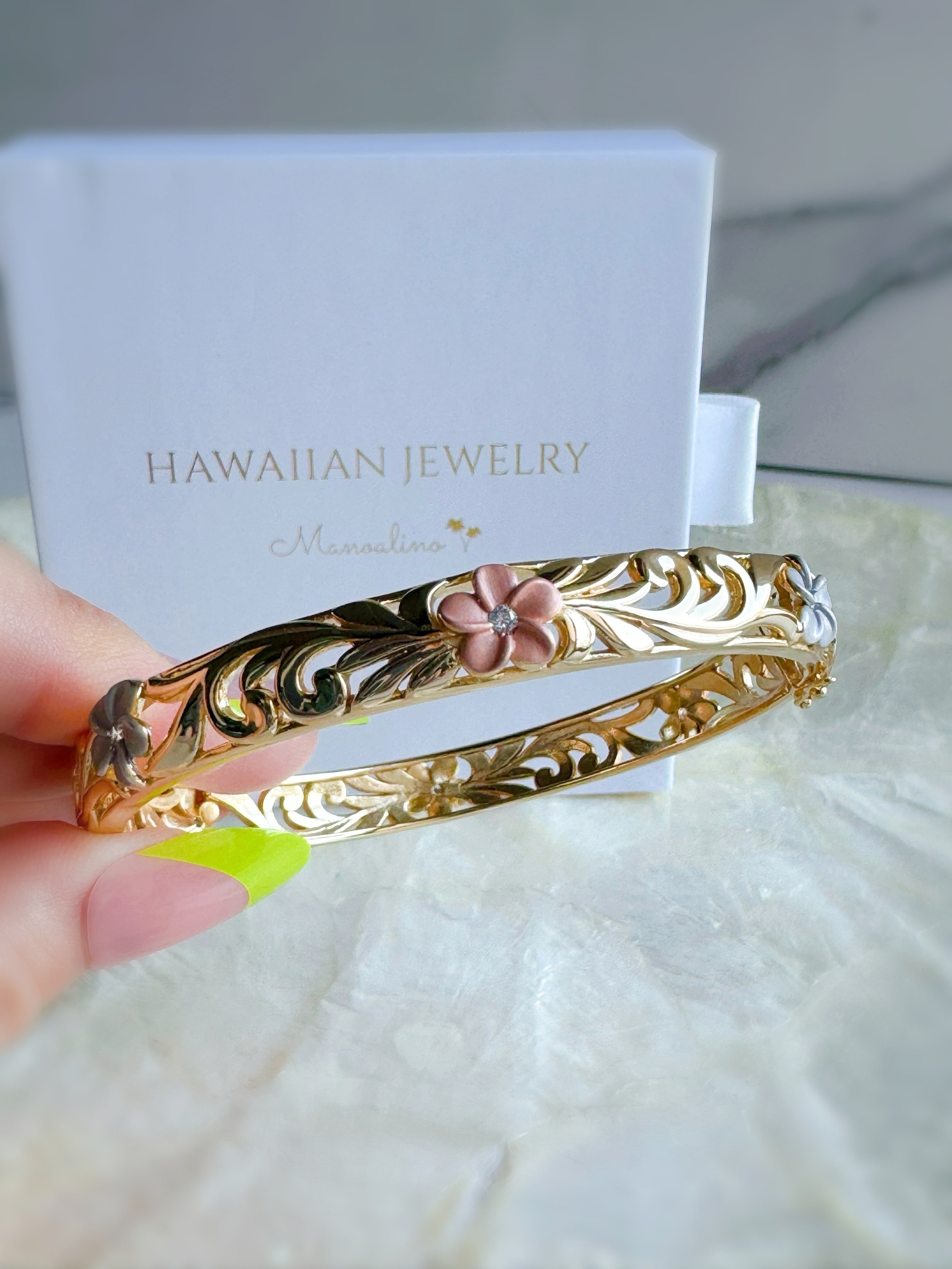 Hawaiian Plumeria bangle Hawaiianjewelry(ハワイアンジュエリーハワイアンプルメリアバングル) |  Manoalino 【Hawaiianjewelry・Hawaiianaccessory&select】