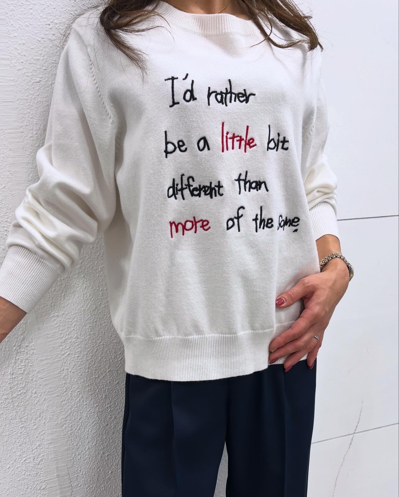 ロージー  Rosiee 手書き風ロゴ刺繍Knit