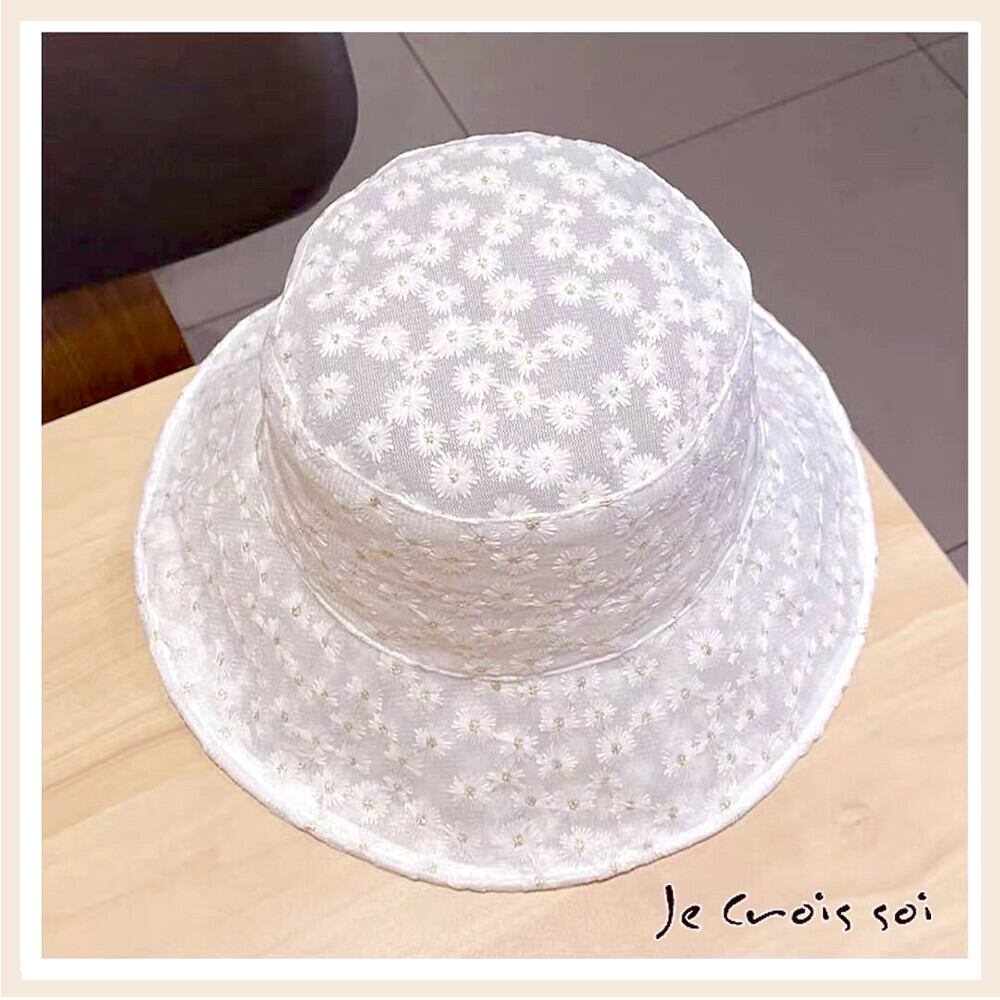 透け感の有る花柄刺繍生地 素材イズ調整出来る商品です 皺に成らない