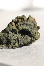 エピドート「山のカケラ」Epidote|天然石 原石 鉱物 パワーストーン | EP-I-001