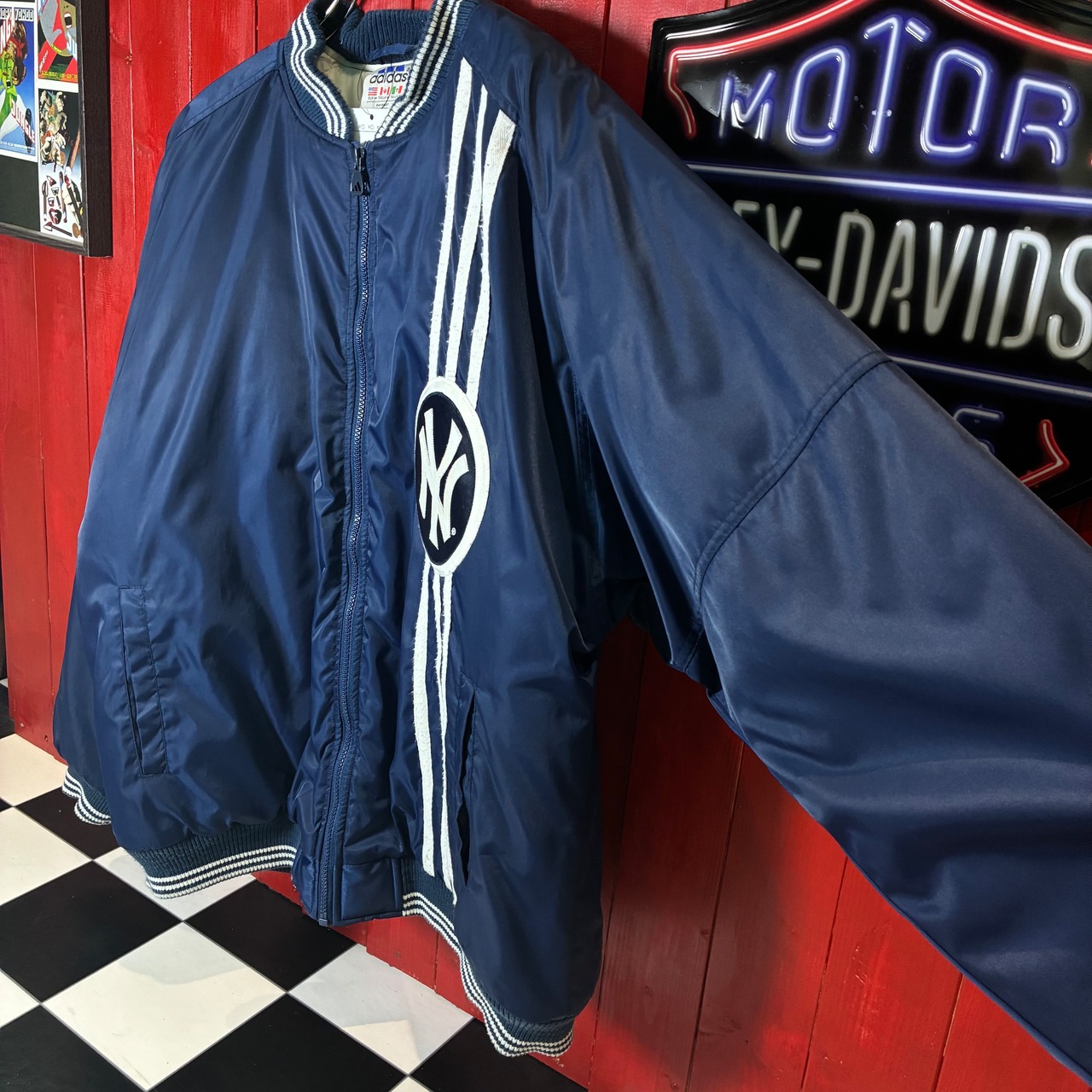 adidas × Yankees / ナイロンジャケット 中綿入り スリーライン ヤンキース