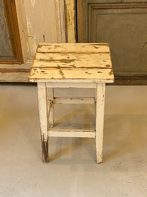 WOOD STOOL