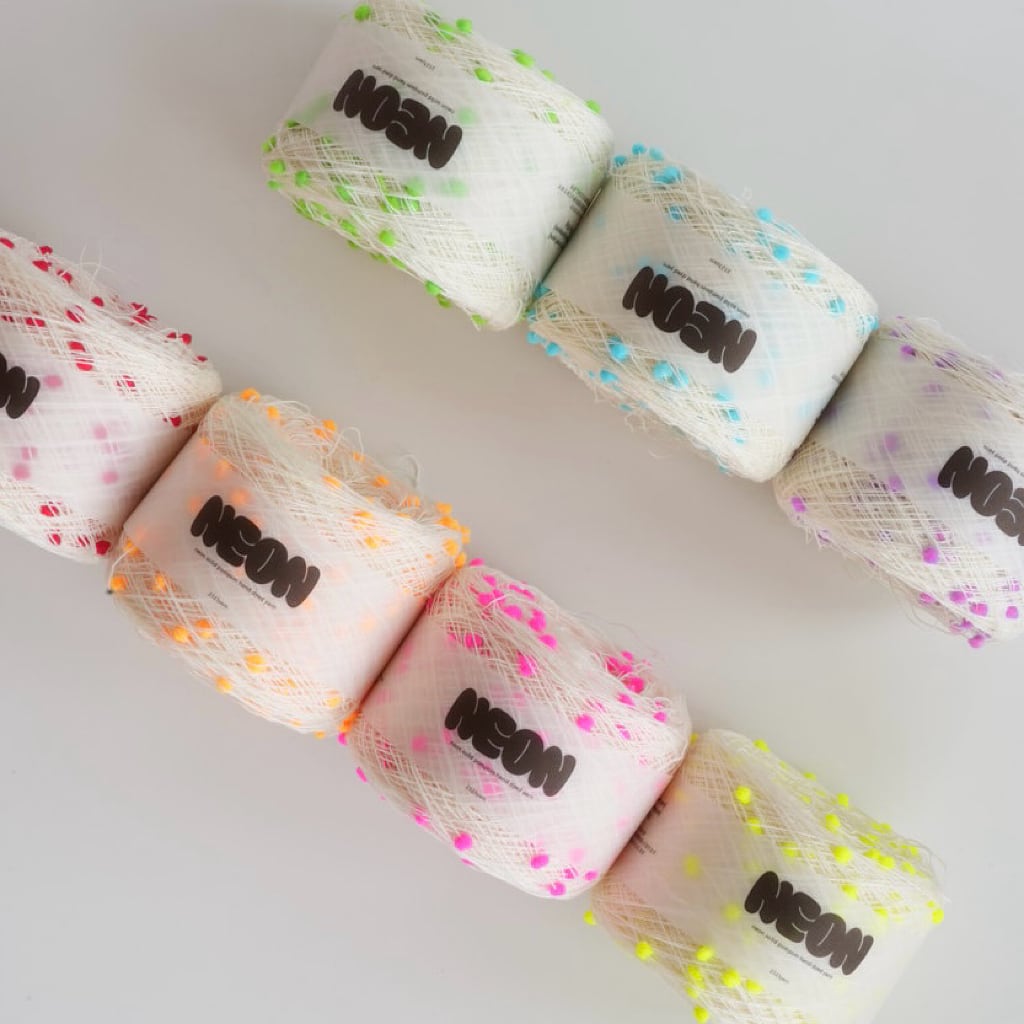 POMPOM NEON | 2323yarn