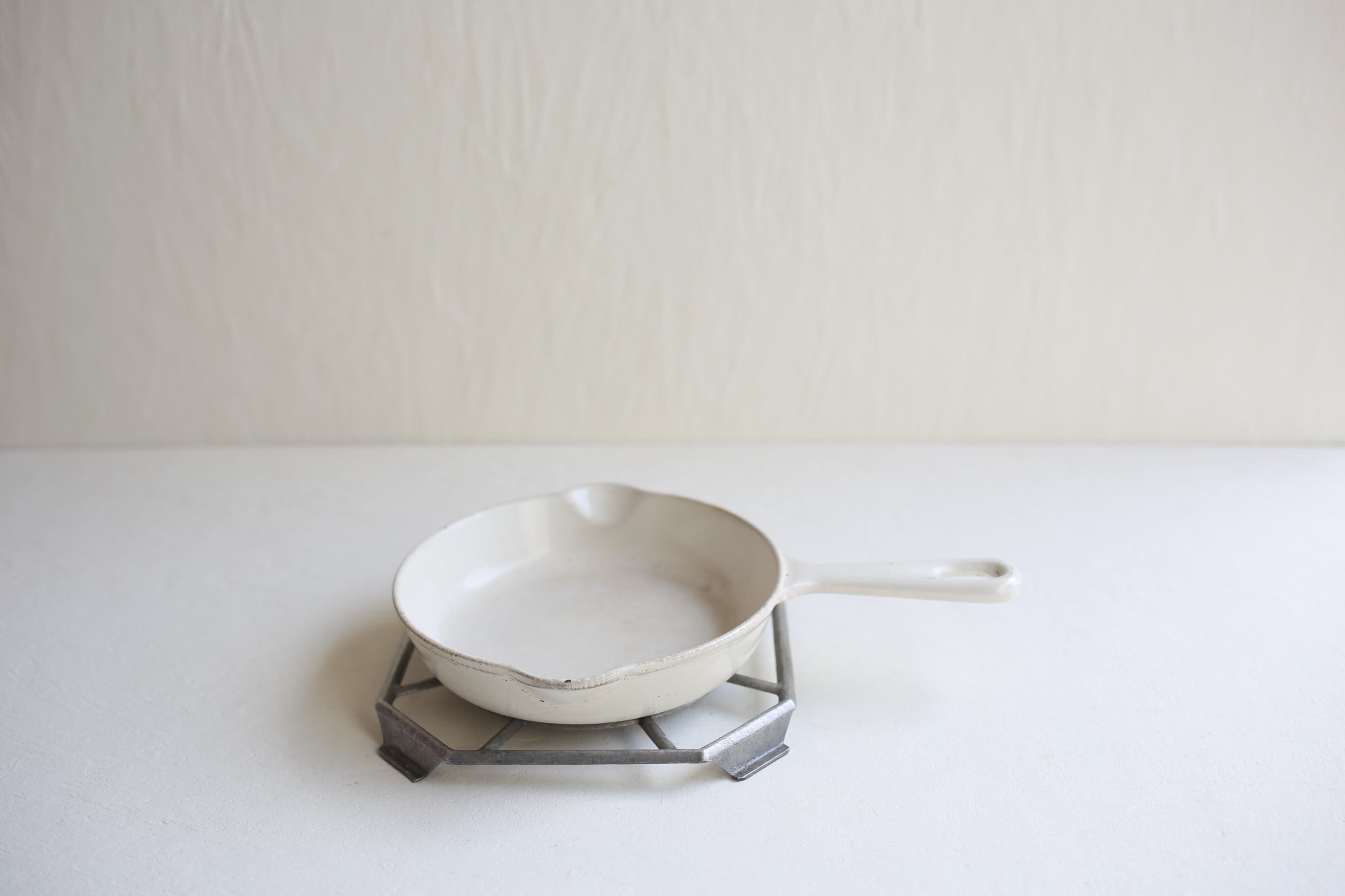 ル クルーゼ アンティーク スキレット 白 【公式通販】