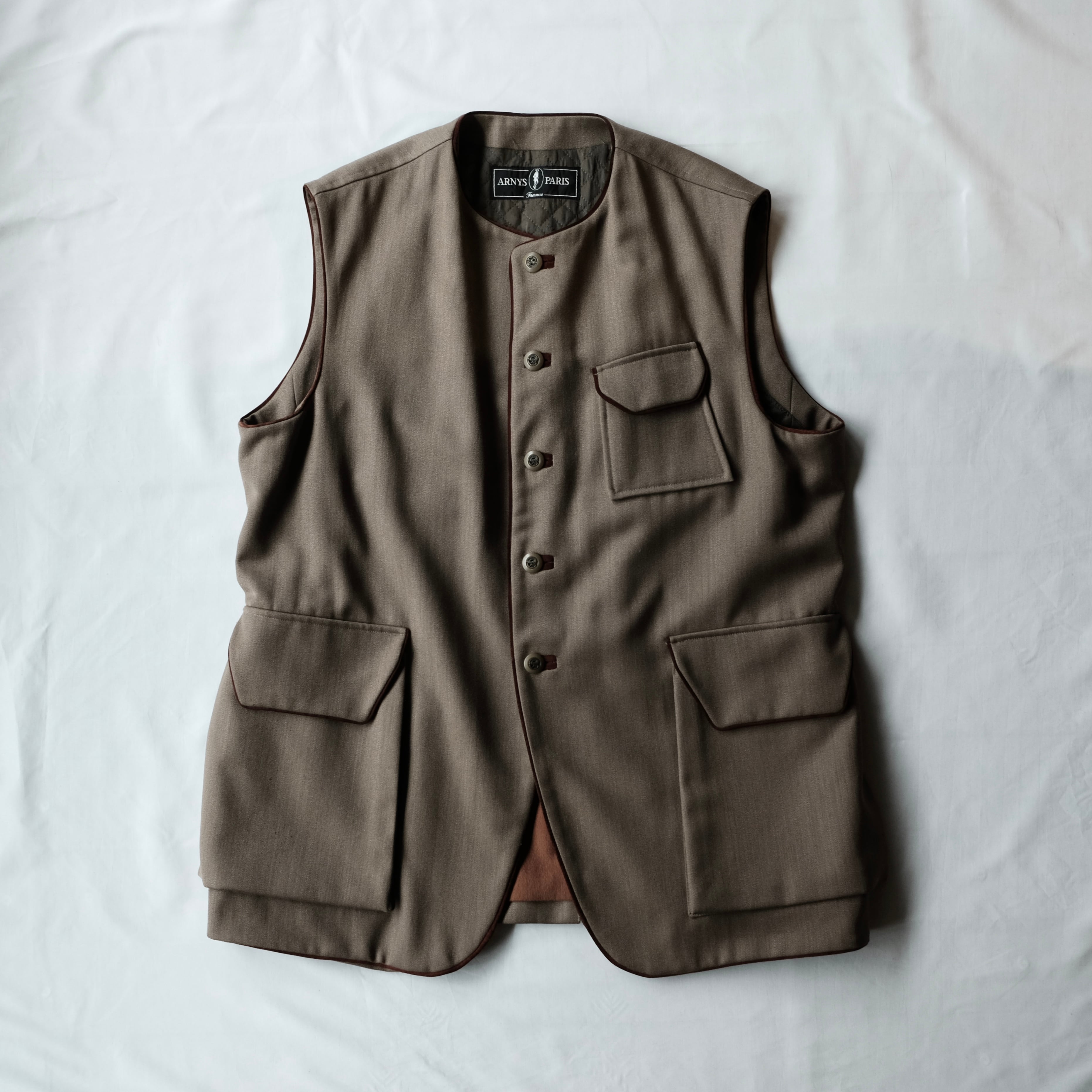 VEST | safarionline