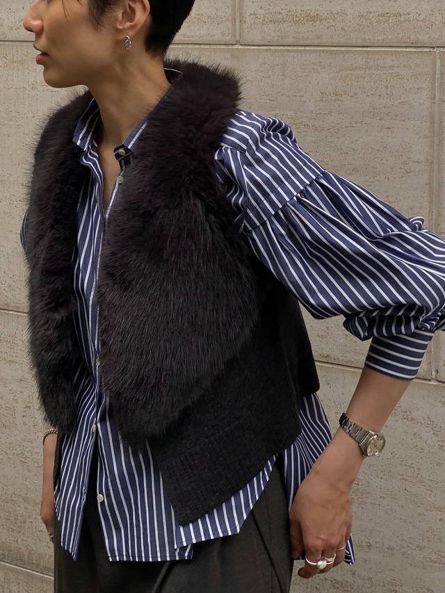 フォックスエコファーVネックニットベスト｜チャコールグレー｜Maglia Plus