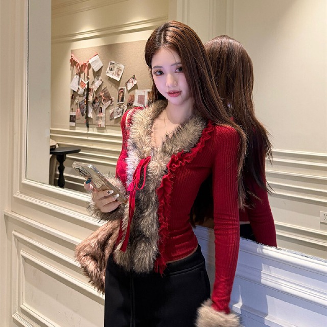 ニットトップス Vネック フィット感 ファー切替 レッド ピンク