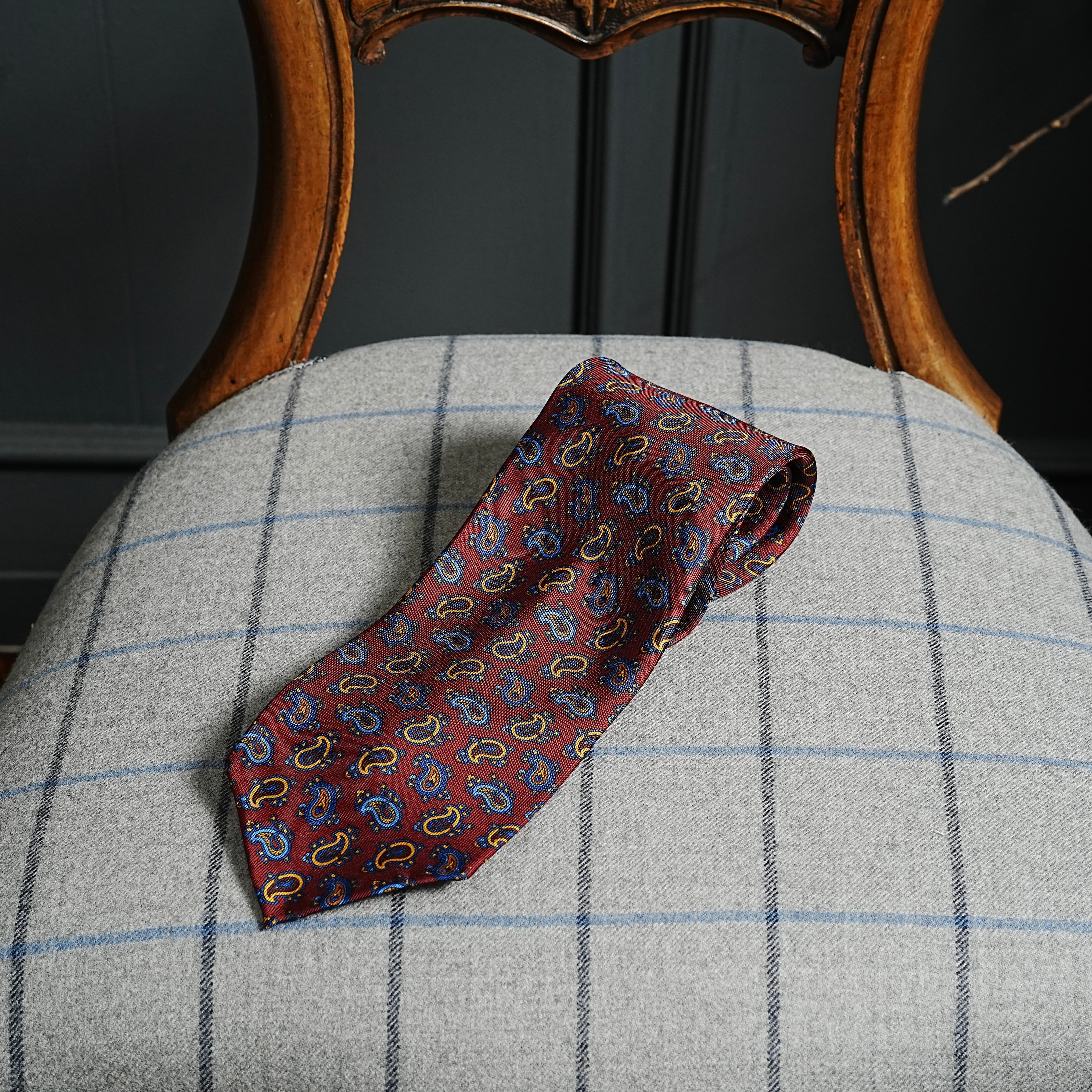 5-Fold Printed Silk Tie: Traditional Paisley
