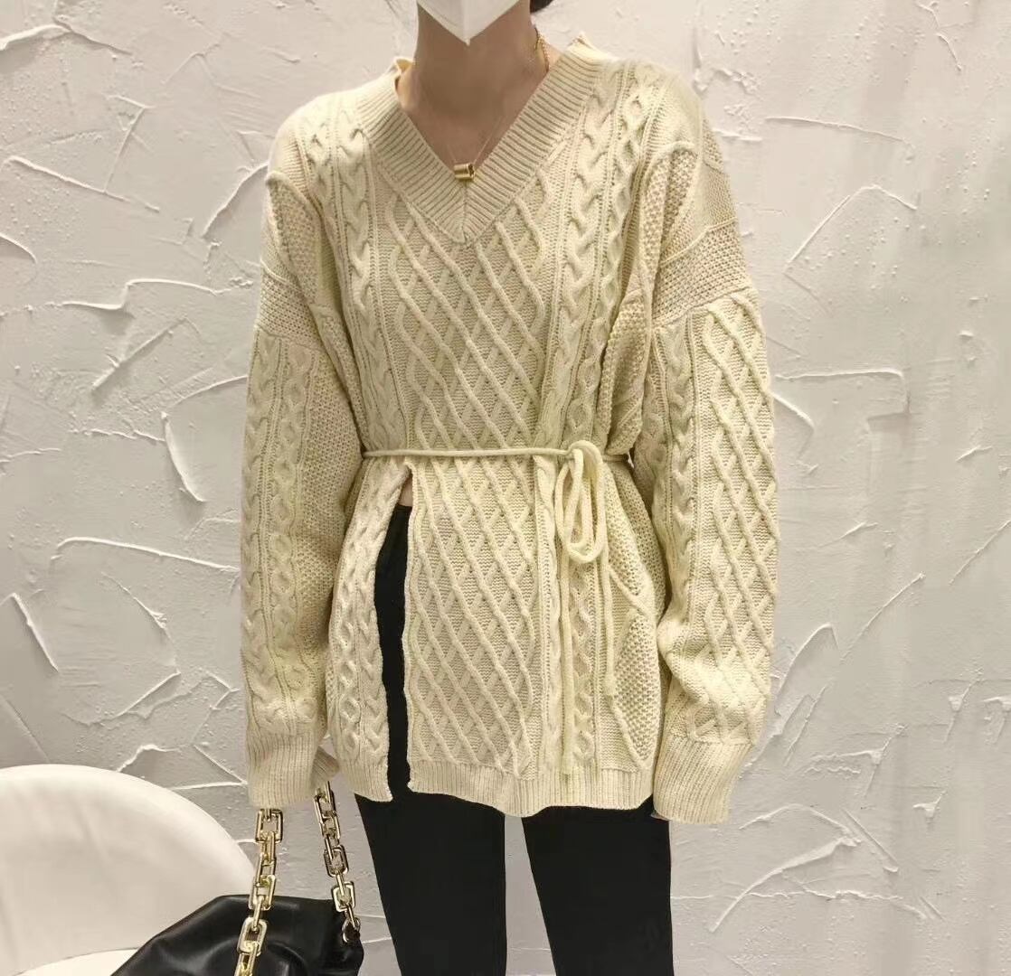 スリット入り　ケーブル編みニットプルオーバー　AJ2205-D02