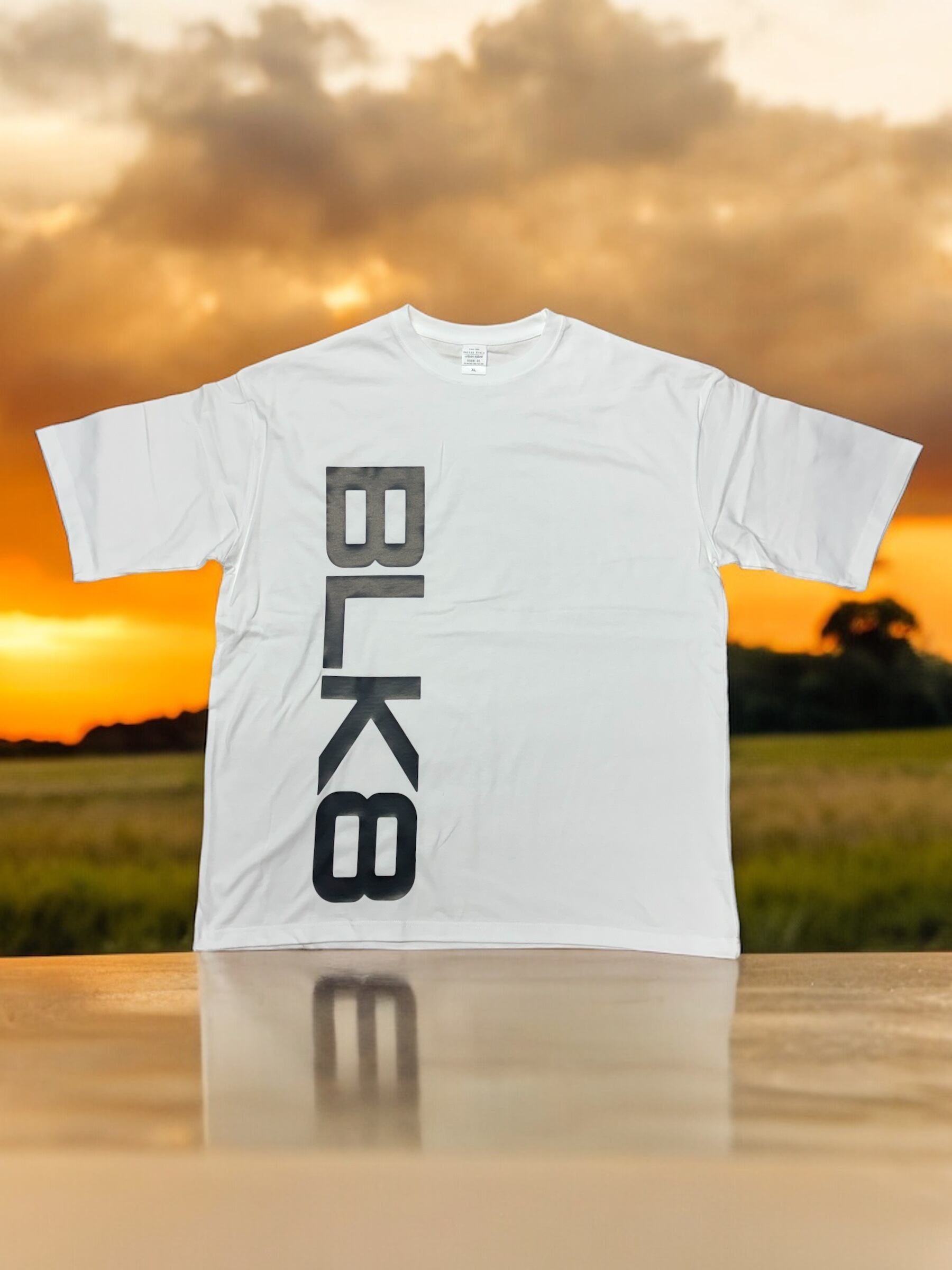 BBロゴ オーバーサイズ Tシャツ BLK8 BIGロゴ オーバーサイズ Tシャツ ホワイト | BLK8 OUTLET SHOP