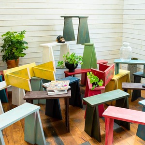 AGED BENCH STOOL<Chair Pink>