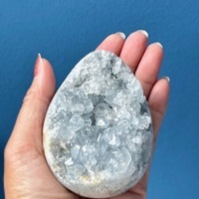 【レア】【超美石】マダガスカル産　セレスタイト　原石　（虹入り）（エッグ型）　