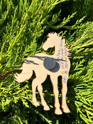 ペトリキフカ塗り　木製マグネット 　ホース　馬（Khomenko作）